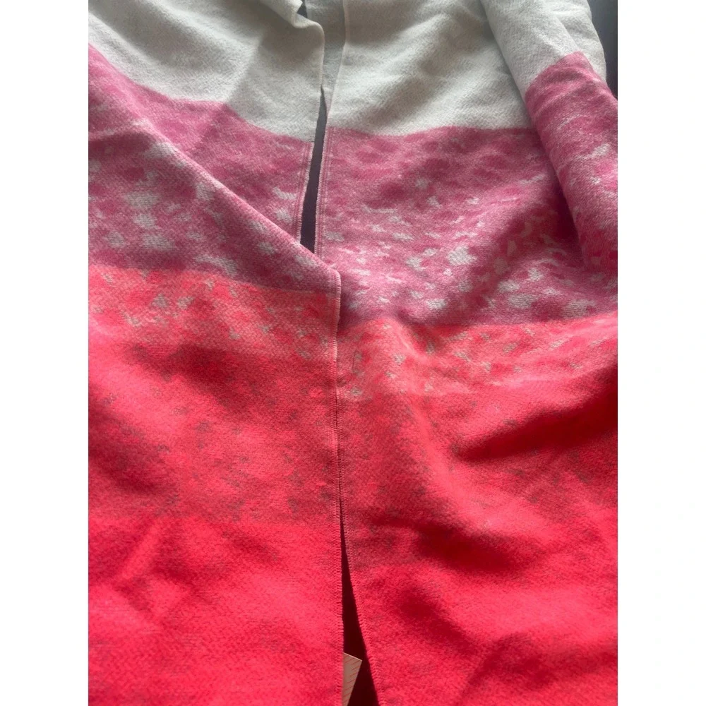 NWT‎ Gap Cozy Scarf Neon Pink Colorblock Fringe Winter Scarf New With Tags
